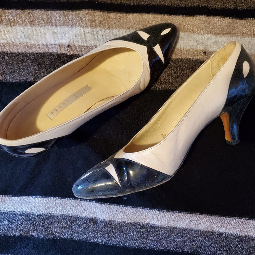 Perry Ellis B&W Retro Classics 8M Medium Heel - Picture 5 of 6
